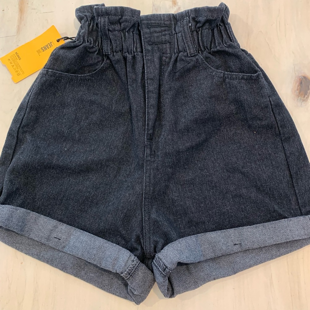 NWT • Hourglass Jean Shorts by NIJING in black rinse